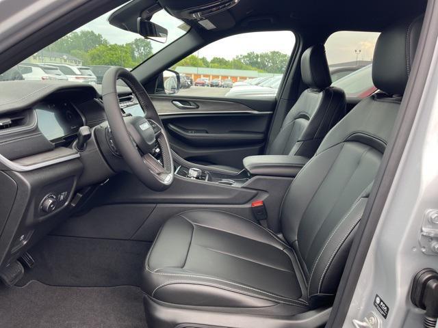 new 2025 Jeep Grand Cherokee car, priced at $47,495