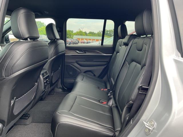 new 2025 Jeep Grand Cherokee car, priced at $47,495