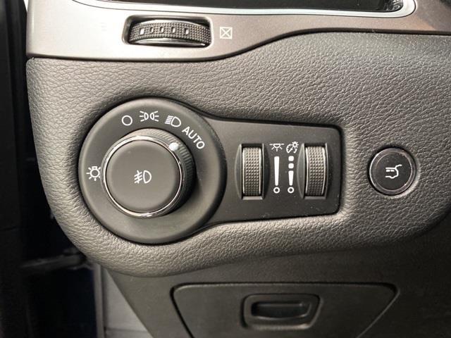 used 2019 Jeep Cherokee car