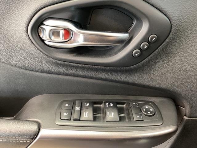used 2019 Jeep Cherokee car