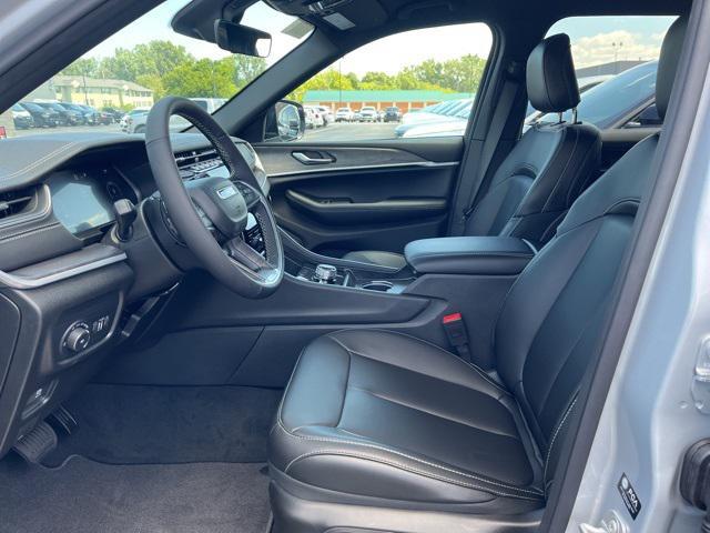 new 2025 Jeep Grand Cherokee car, priced at $47,495