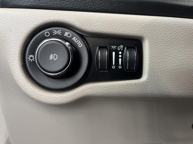 used 2020 Chrysler Pacifica car, priced at $24,623