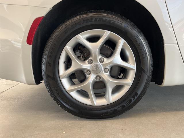 used 2020 Chrysler Pacifica car, priced at $24,623