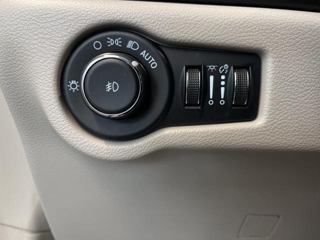 used 2023 Chrysler Pacifica car, priced at $24,225