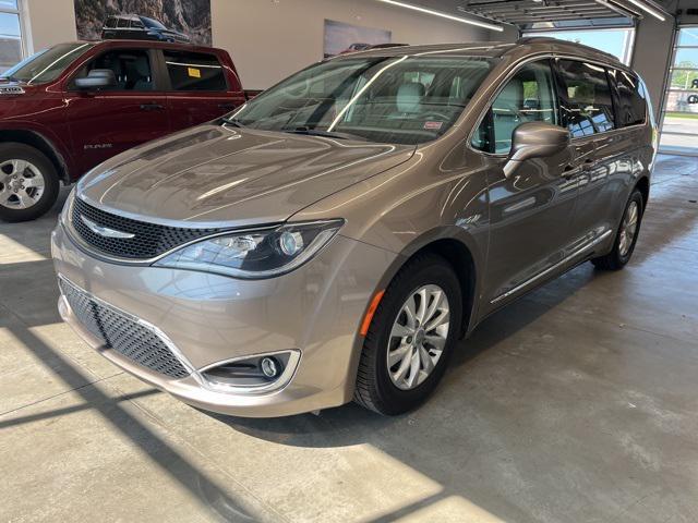 used 2017 Chrysler Pacifica car, priced at $12,995