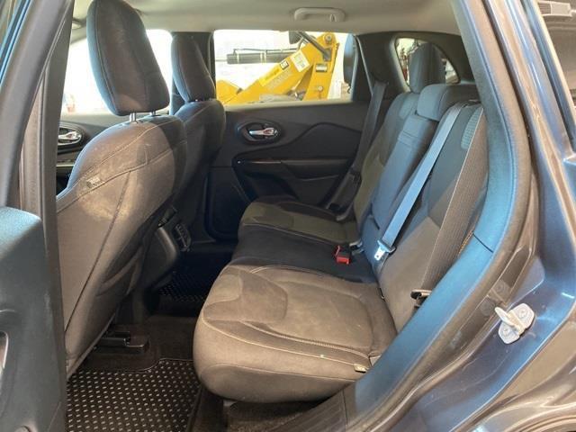 used 2015 Jeep Cherokee car