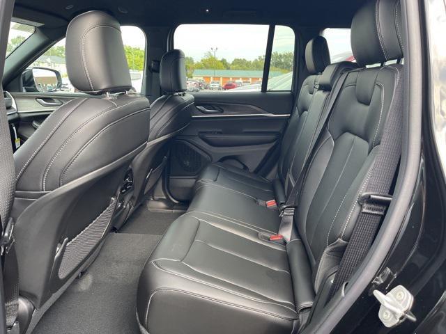 new 2025 Jeep Grand Cherokee car, priced at $47,495