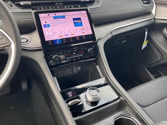 new 2025 Jeep Grand Cherokee car, priced at $47,495