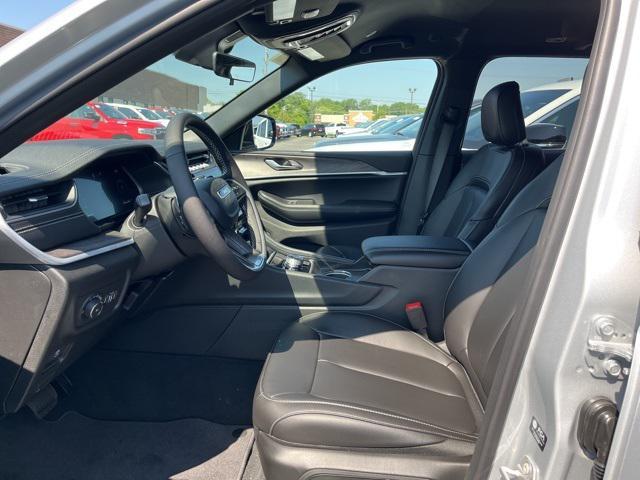 new 2025 Jeep Grand Cherokee car, priced at $47,495