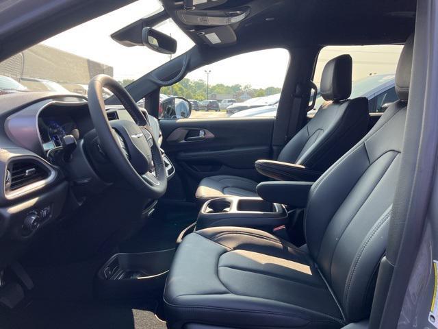 new 2025 Chrysler Pacifica car, priced at $46,220