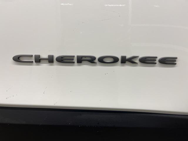 used 2022 Jeep Cherokee car, priced at $25,697