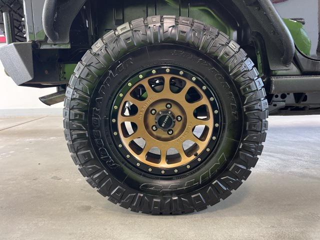 used 2015 Jeep Wrangler Unlimited car, priced at $17,995