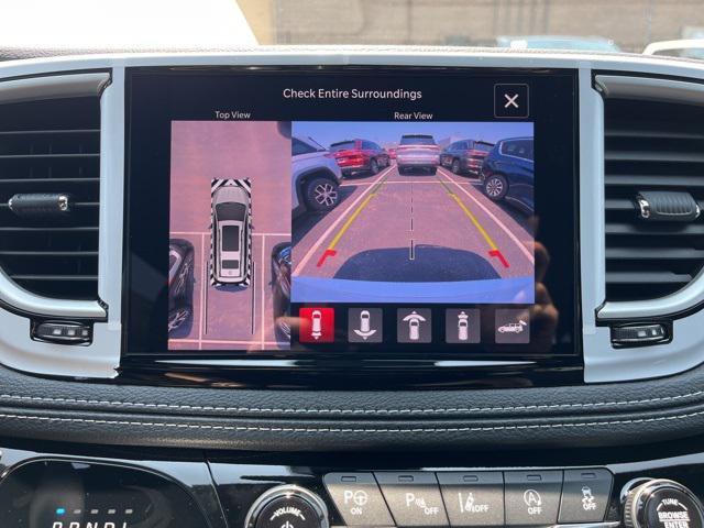new 2025 Chrysler Pacifica car, priced at $45,725