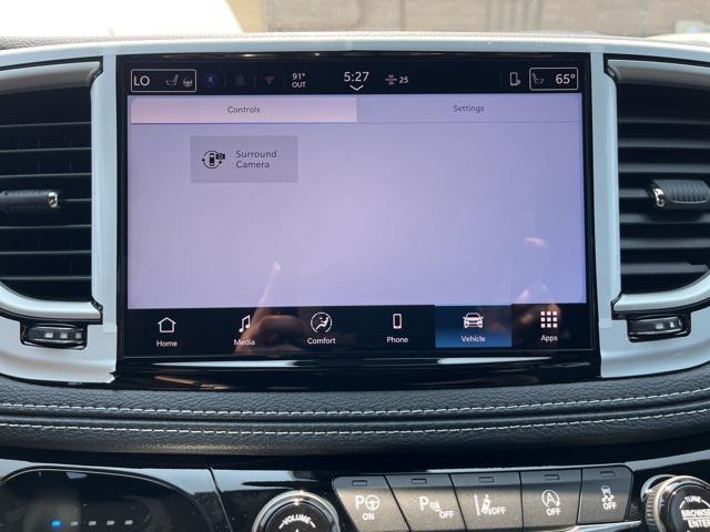 new 2025 Chrysler Pacifica car, priced at $45,725