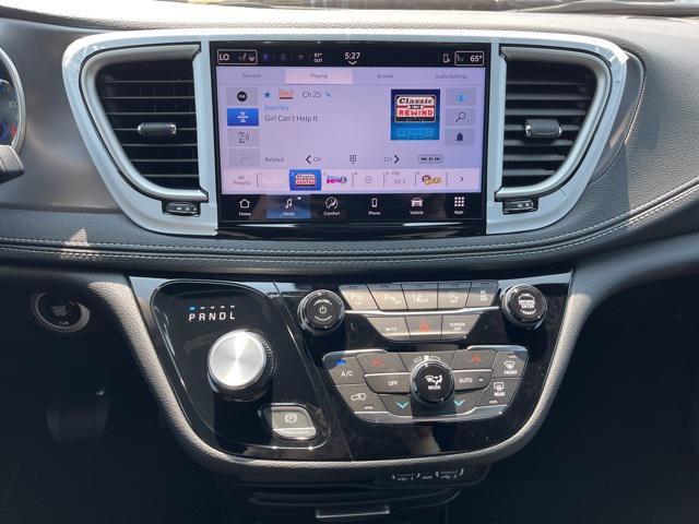 new 2025 Chrysler Pacifica car, priced at $45,725