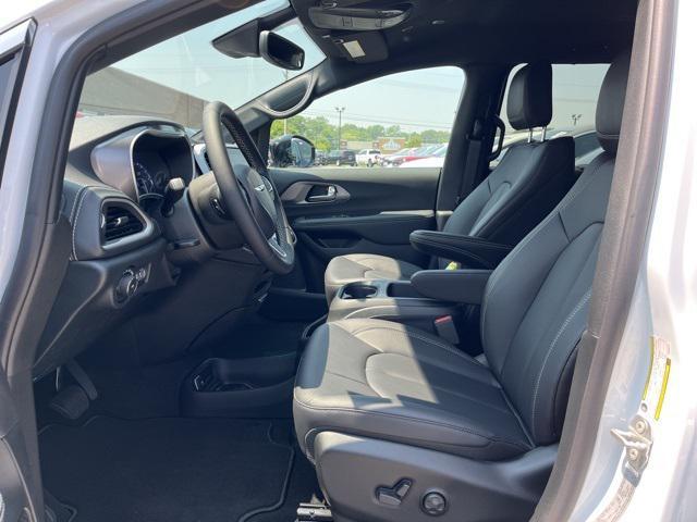 new 2025 Chrysler Pacifica car, priced at $45,725