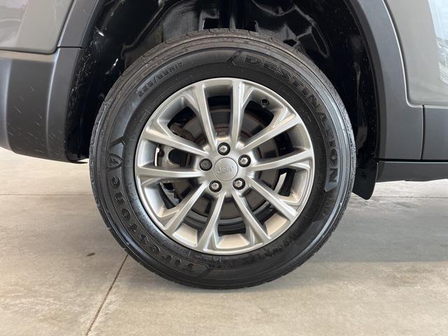 used 2021 Jeep Cherokee car, priced at $24,042