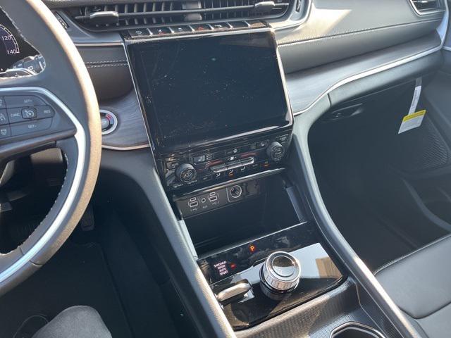 new 2025 Jeep Grand Cherokee L car, priced at $48,900