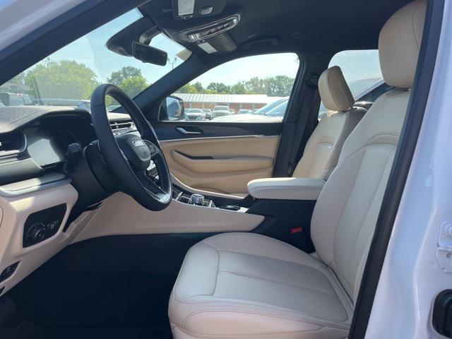new 2025 Jeep Grand Cherokee L car, priced at $48,900
