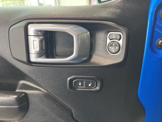 used 2021 Jeep Gladiator car, priced at $32,438