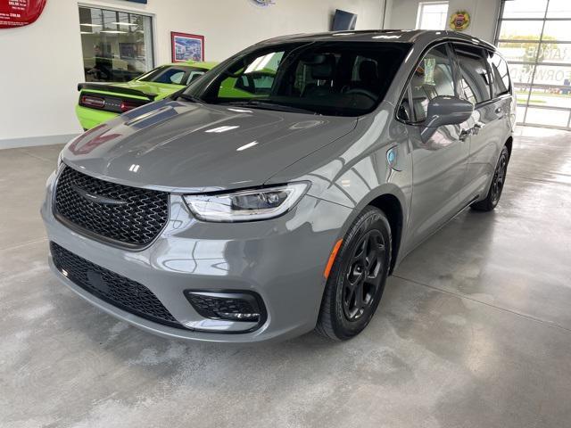 used 2022 Chrysler Pacifica Hybrid car, priced at $30,295