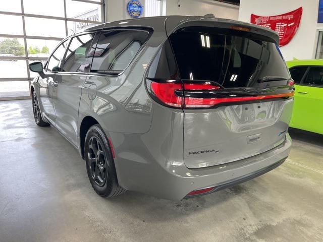 used 2022 Chrysler Pacifica Hybrid car, priced at $30,295
