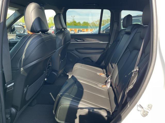 new 2025 Jeep Grand Cherokee car, priced at $49,625