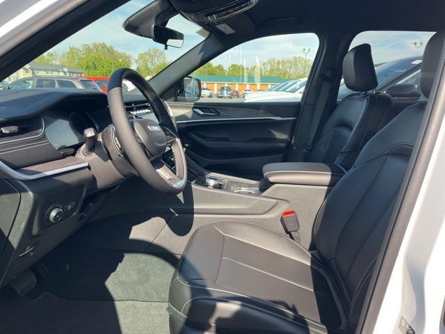 new 2025 Jeep Grand Cherokee car, priced at $49,625