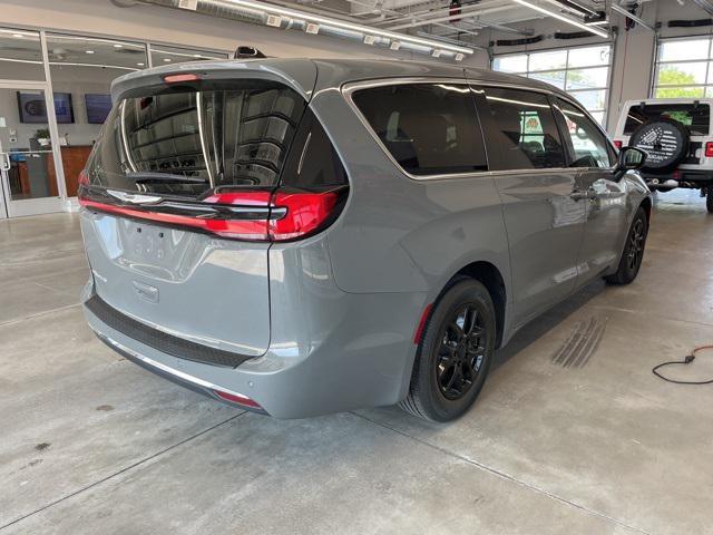 used 2023 Chrysler Pacifica car, priced at $26,412