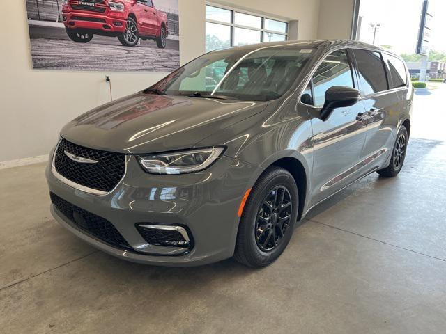 used 2023 Chrysler Pacifica car, priced at $26,412