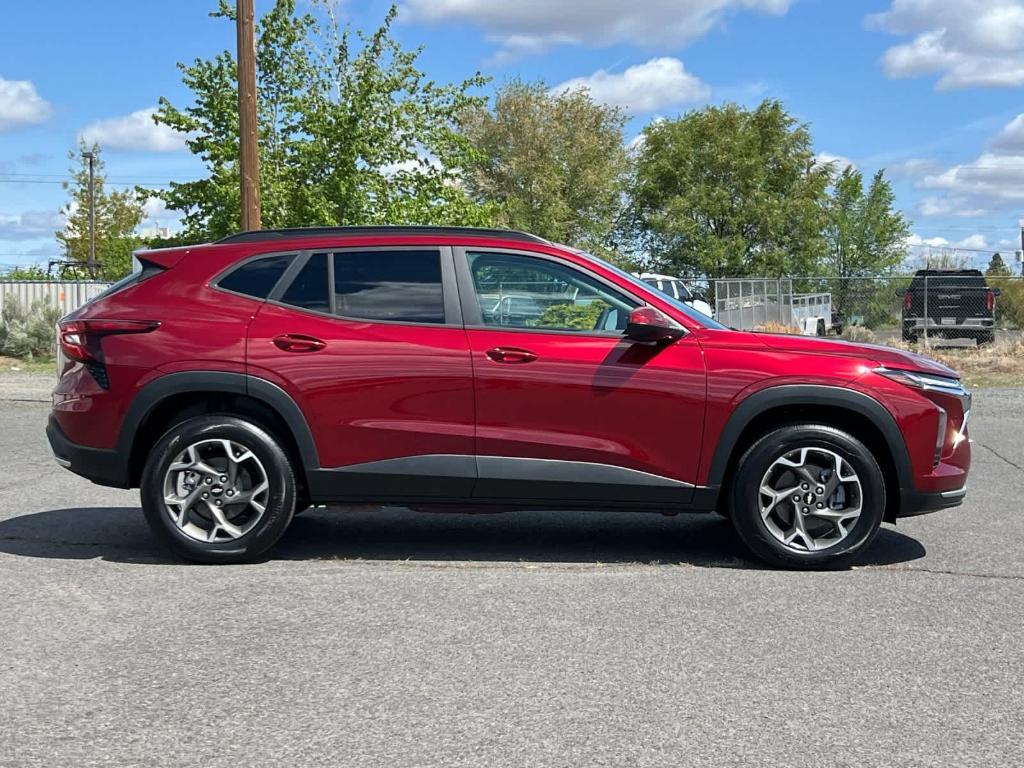 new 2025 Chevrolet Trax car, priced at $24,690