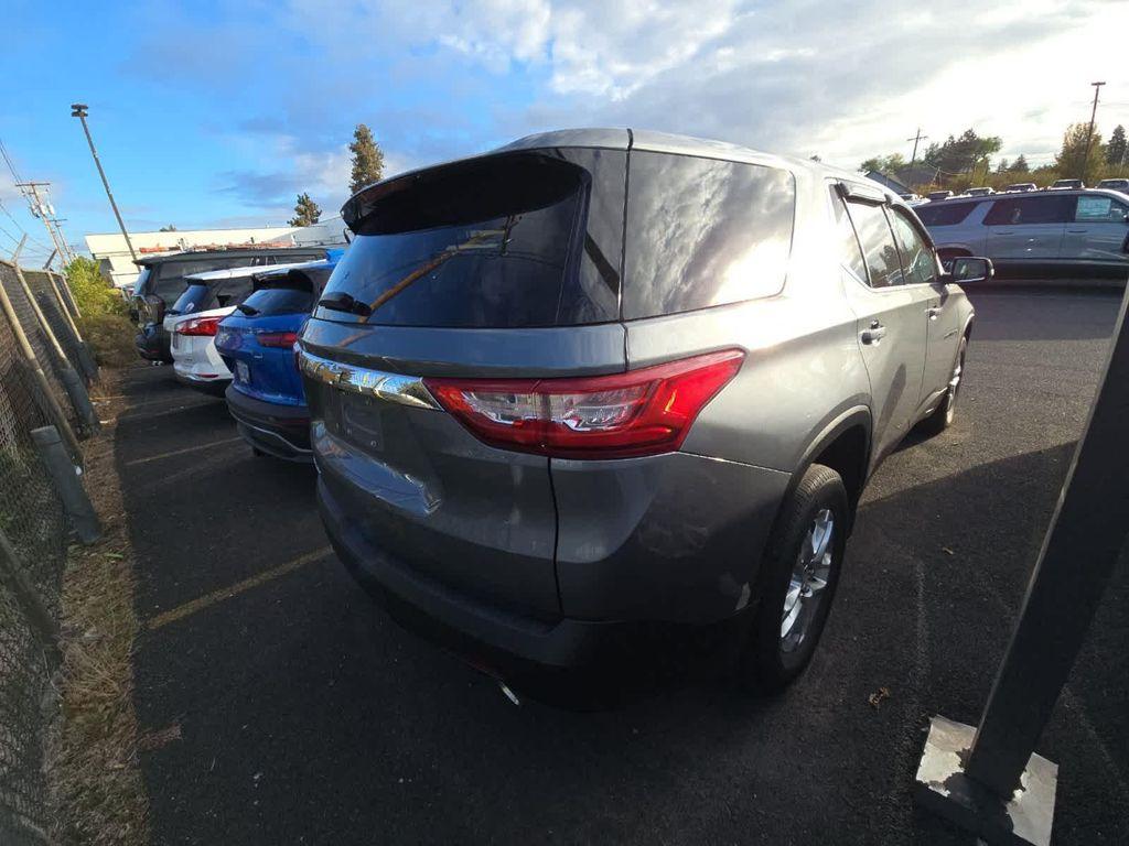 used 2021 Chevrolet Traverse car, priced at $24,990