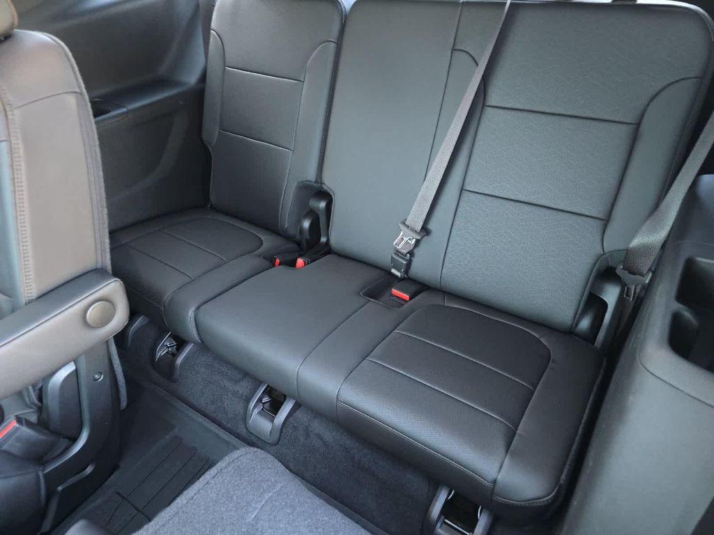 used 2023 Chevrolet Traverse car, priced at $44,992