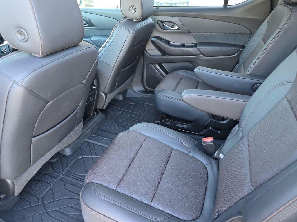 used 2023 Chevrolet Traverse car, priced at $44,992