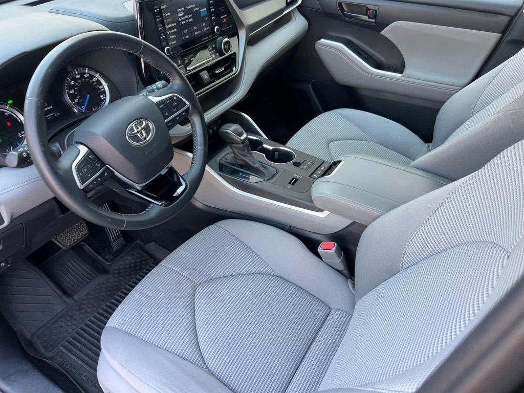 used 2021 Toyota Highlander Hybrid car, priced at $29,990