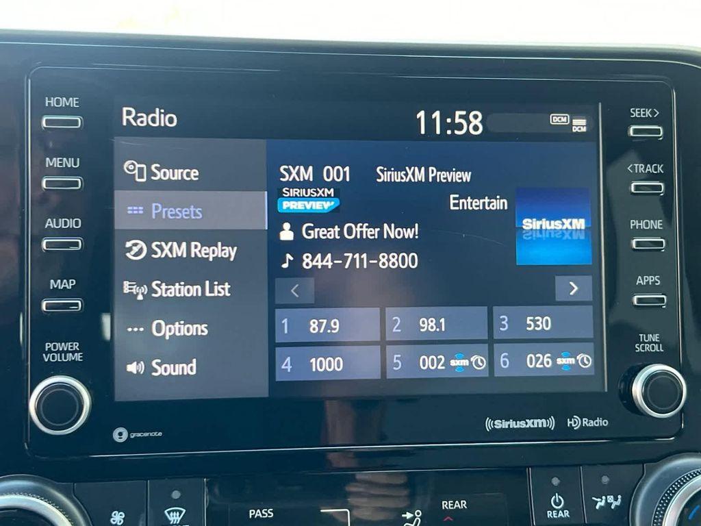 used 2021 Toyota Highlander Hybrid car, priced at $29,990