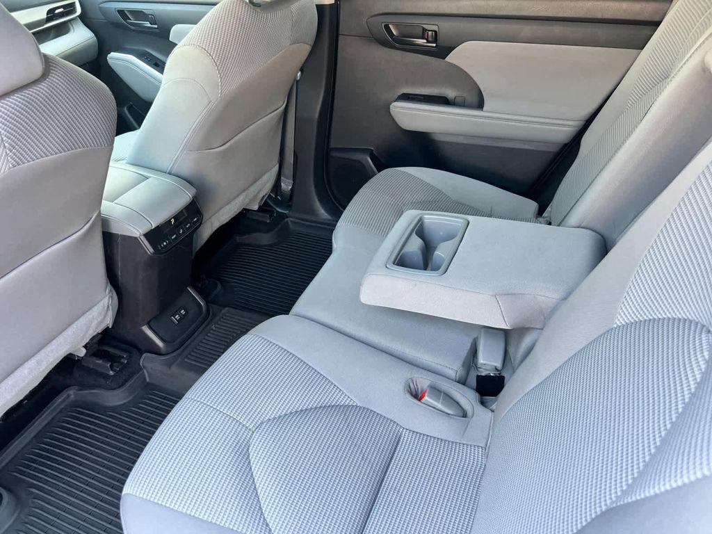 used 2021 Toyota Highlander Hybrid car, priced at $29,990
