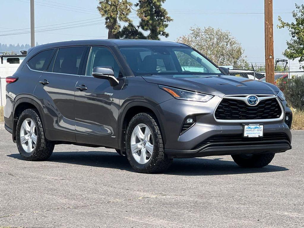 used 2021 Toyota Highlander Hybrid car, priced at $29,990