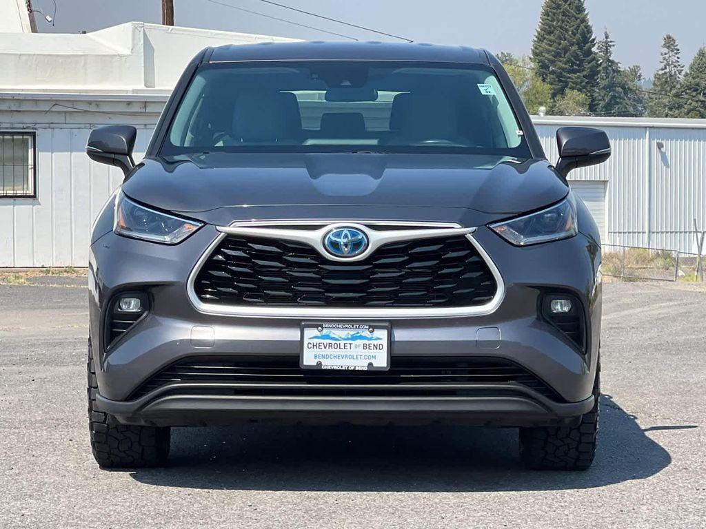 used 2021 Toyota Highlander Hybrid car, priced at $29,990