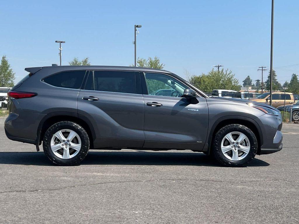 used 2021 Toyota Highlander Hybrid car, priced at $29,990