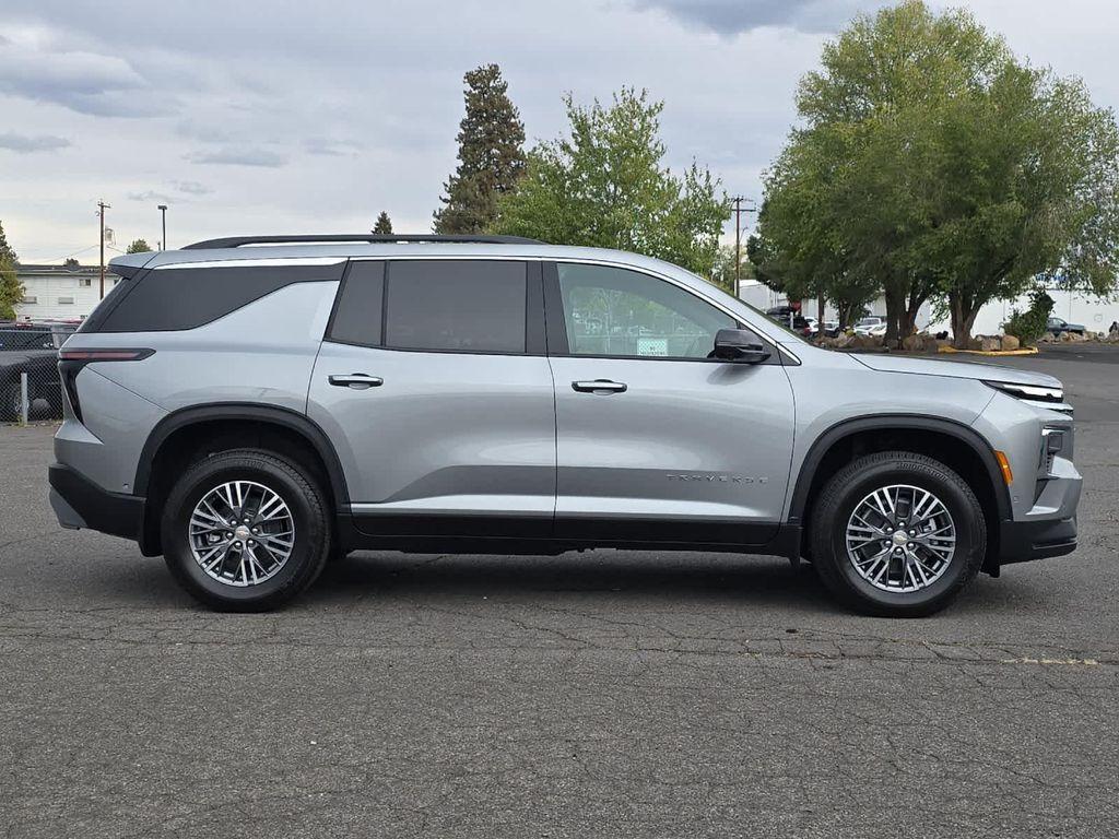 new 2026 Chevrolet Traverse car, priced at $51,545
