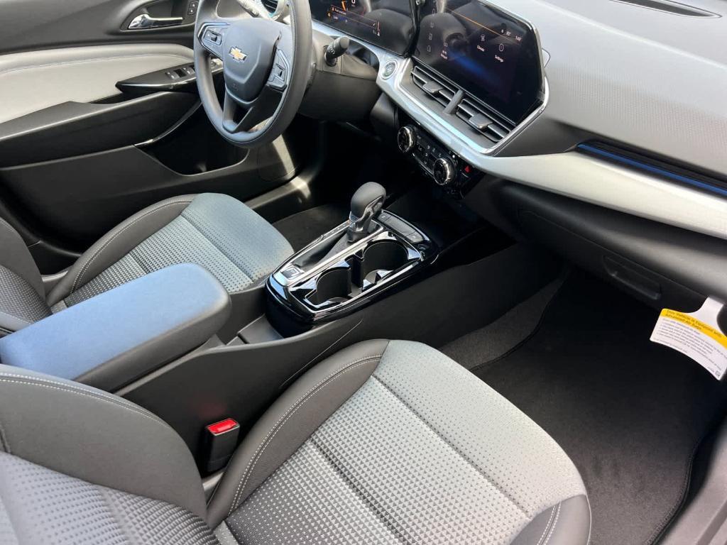 new 2025 Chevrolet Trax car, priced at $24,095