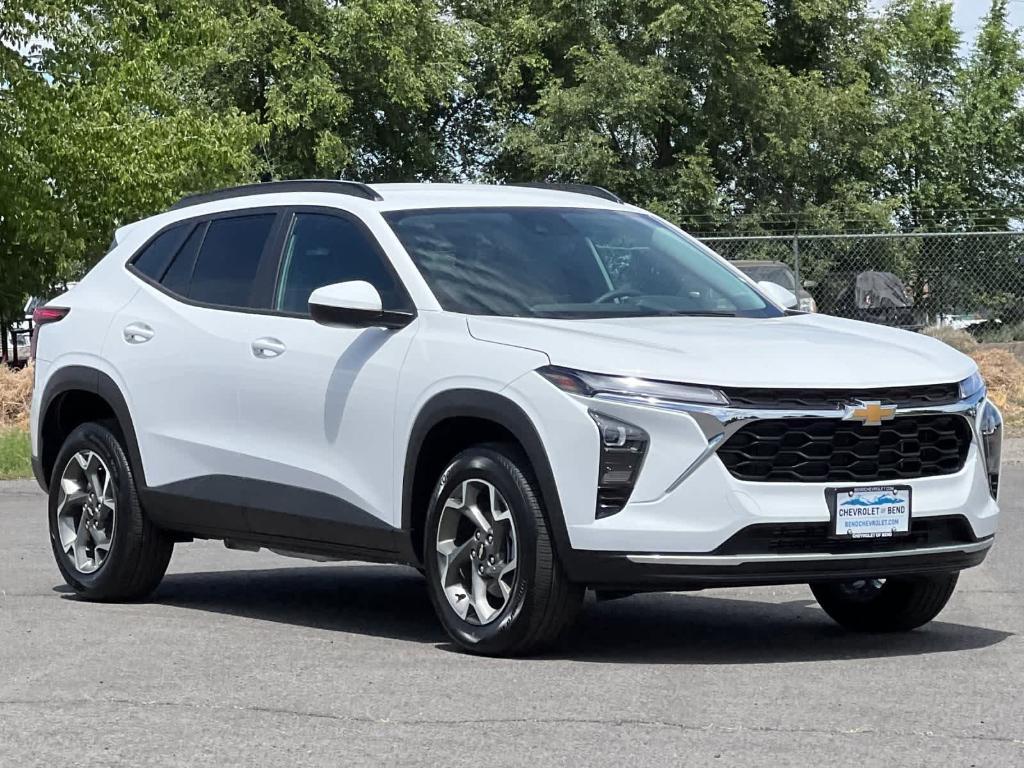 new 2025 Chevrolet Trax car, priced at $24,095