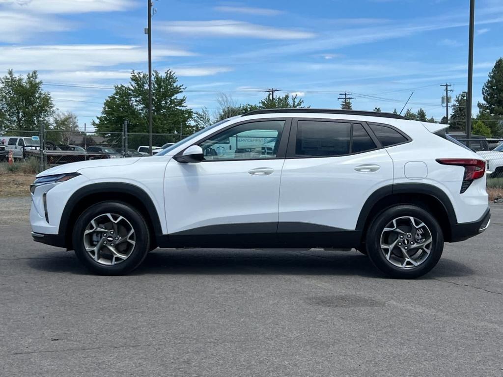 new 2025 Chevrolet Trax car, priced at $24,095