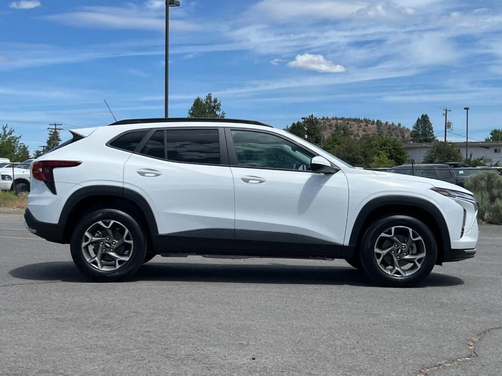 new 2025 Chevrolet Trax car, priced at $24,095