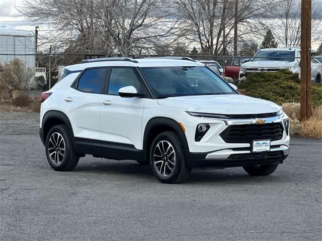 new 2025 Chevrolet TrailBlazer car, priced at $31,720