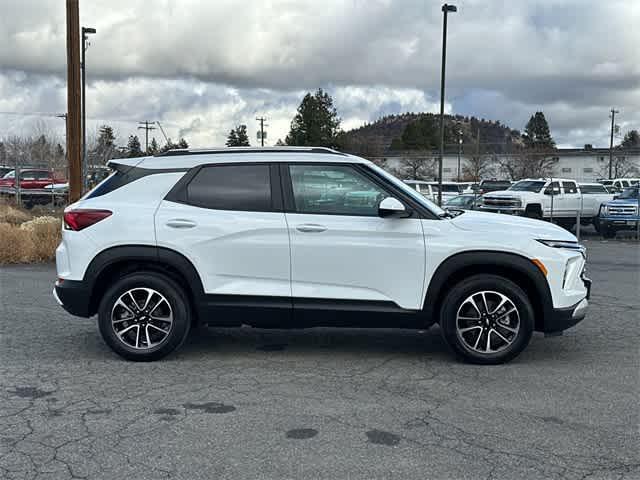 new 2025 Chevrolet TrailBlazer car, priced at $31,720