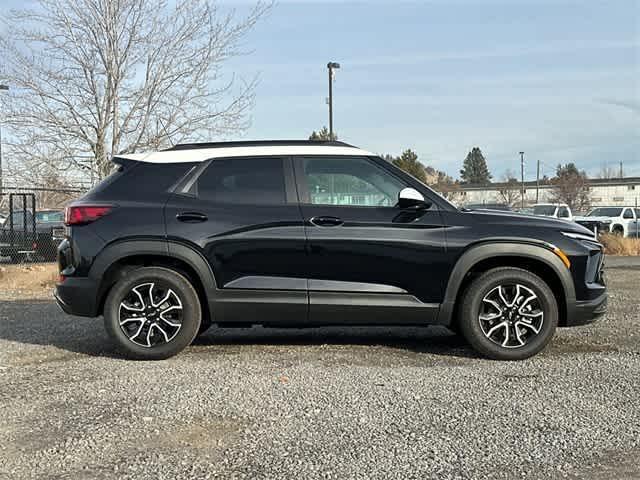 new 2025 Chevrolet TrailBlazer car, priced at $34,325