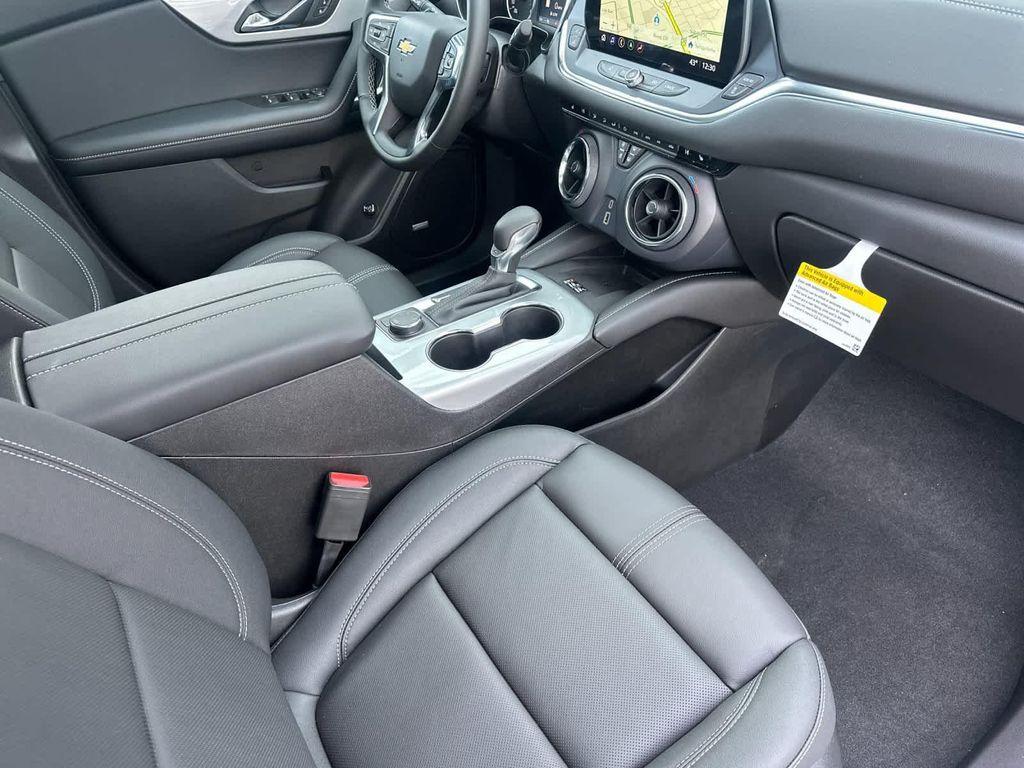 new 2025 Chevrolet Blazer car, priced at $50,385