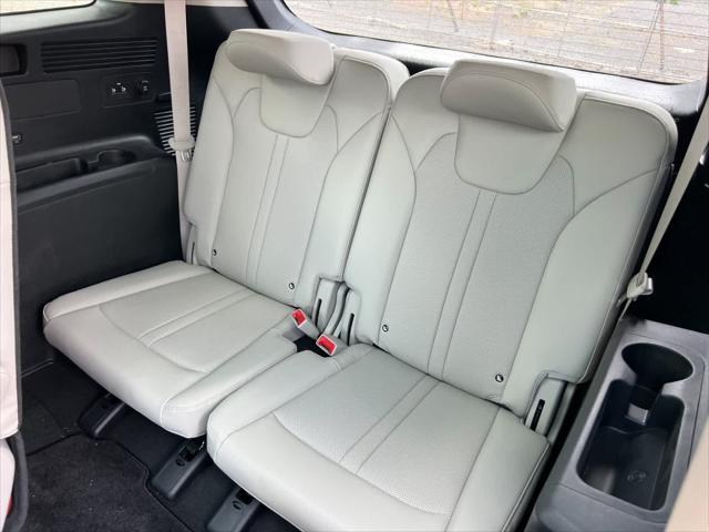 used 2023 Kia Sorento Hybrid car, priced at $32,491